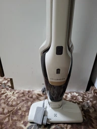 Аккумуляторный пылесос Electrolux EERC75SW фото от покупателей 12
