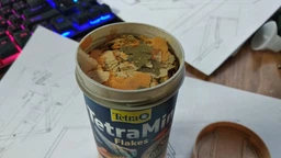 Корм для всех аквариумных рыб в хлопьях Tetra Min Flakes 250 мл/52 г
