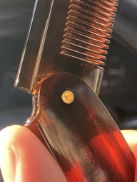 Расческа Uppercut Deluxe CT7 Tortoise Flip Comb (817891020129) фото от покупателей 1