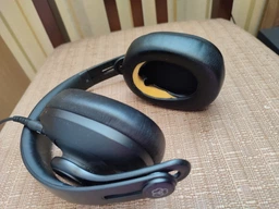 Навушники з мікрофоном AKG K361-BT фото від покупців 1