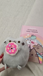Комплект М'яка іграшка кіт з пончиком Пушини кет 12х15см і Антистрес іграшка Mokuru (n 727) фото від покупців 3