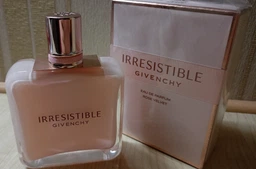 Парфюмированная вода для женщин Givenchy Irresistible Rose Velvet 80 мл (3274872447561)