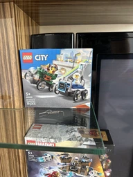 Конструктор LEGO City Літак проти лікарняної ліжки (60459) фото від покупців 1