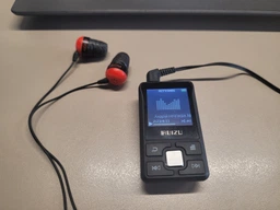 MP3-плеер RUIZU X55 8 ГБ Спортивный Bluetooth Черный (1009-632-00) фото от покупателей 3
