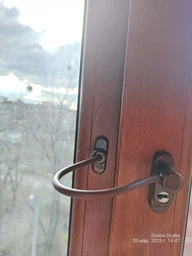 Обмежувач відкривання для вікон та дверей з тросиком, коричневий фото від покупців 5