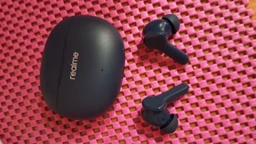 Навушники Realme Buds T110 RMA2306 повністю бездротові білі фото від покупців 4