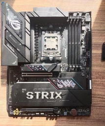 Материнская плата Asus ROG Strix B850-E Gaming Wi-Fi (sAM5, AMD B850, PCI-Ex16) фото от покупателей 15