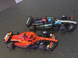 Конструктор LEGO Speed Champions Автомобиль для гонок Mercedes-AMG F1 W15 267 деталей (77244) фото от покупателей 8