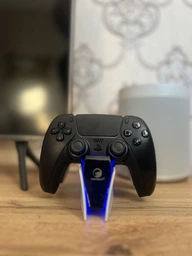 Зарядка для джойстика PlayStation 5 Honcam зарядная Док Станция для геймпада PS5 DualSense на 2 геймпада с подсветкой Белая фото от покупателей 12