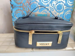 Подарочный набор для женщин Versace Dylan Turquoise Туалетная вода 100 мл + Гель для душа 100 мл + Лосьон для тела 100 мл + Косметичка (8011003893386) фото от покупателей 1