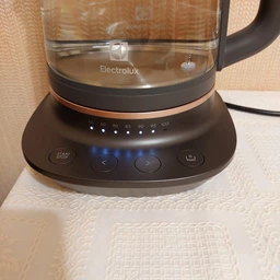 Электрочайник Electrolux 2400 Вт стекло, выбор температуры нагрева 1.7л Медный (E7GK1-8BP) фото от покупателей 7