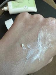 Легкий солнцезащитный крем iUNIK Centella Calming Daily Sunscreen с Экстрактом центеллы азиатской SPF 50+ PA++++ 60 мл (8809728080637) фото от покупателей 2