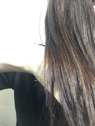 Профессиональная несмываемая сыворотка L'Oreal Professionnel Serie Expert Vitamino Color Spectrum Professional Glass Shine Serum для сияющего блеска и сохранения 5 измерений цветового спектра после окрашивания волос 50 мл (3474637268442)
