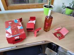 Набор Виски Johnnie Walker&nbsp;Red label 0.7 л 40% в подарочной упаковке + стильные носки (4820178651349)