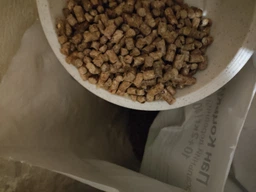 Универсальный древесный наполнитель Пан Коцький 12 кг 40 л (4820270040072) фото от покупателей 15