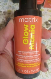 Профессиональный шампунь Matrix Glow Mania для защиты цвета окрашенных волос 300 мл (3474637257026) фото от покупателей 5