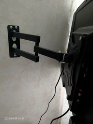 Универсальный кронштейн для телевизора на стену наклонно-поворотный 14-55", совместимость с различными размерами креплений VESA, металл, Черный (1855968968) фото от покупателей 18