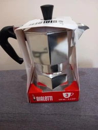 Гейзерна кавоварка Bialetti La Mokina, 1 сup, 40 мл, Чорна фото від покупців 3