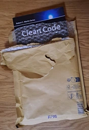 Clean Code: A Handbook of Agile Software Craftsmanship. Robert C. Martin