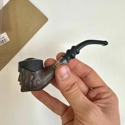 Пластиковая курительная трубка для табака с изгибом Man's Face винтажная трубка с изогнутым мундштуком и крышкой под сигарету, коричневая с черным (102583806)