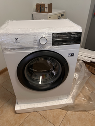 Стиральная машина узкая Electrolux EW6SM326SU