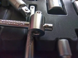 Профессиональный набор инструментов в кейсе Molder 1/2" 1/4" 72 T CR-V 82 ед. (MT60082)