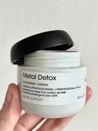 Профессиональная маска L'Oreal Professionnel Serie Expert Metal Detox Mask Для уменьшения ломкости всех типов волос и нежелательного изменения цвета 250 мл (30160606) фото от покупателей 5
