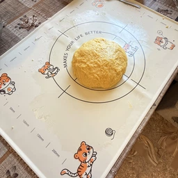 Умный силиконовый коврик 70 х 50 см TS Kitchen коврик для раскатки теста и выпечки со скалкой и та ножем HP34547T фото от покупателей 3