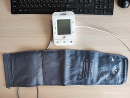 Тонометр автоматический VEGA VA-340 с индикатором аритмии фото от покупателей 9