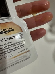 Профессиональное масло L'Oreal Professionnel Serie Expert Metal Detox для уменьшения ломкости всех типов волос и нежелательного изменения цвета 50 мл (3474637090609) фото от покупателей 1