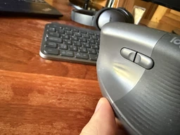 Мышь беспроводная Logitech Lift Vertical Ergonomic Белая (910-006475WH) 260539