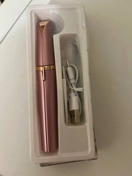Жіночий електричний тример для брів Eyebrow Trimmer електробритва / епілятор з підсвічуванням для депіляції волосся над губою / в носі / на обличчі + щіточка і кабель USB, білий (104555195) фото від покупців 2