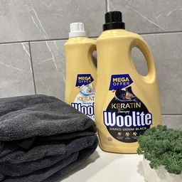 Жидкое средство для стирки Woolite для черных и джинсовых тканей с кератином 900 мл (5900627090413) фото от покупателей 12