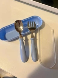 Набор детских столовых приборов Trousse комплект ложка + вилка для детей с контейнером для хранения, зеленый (100671289) фото от покупателей 2