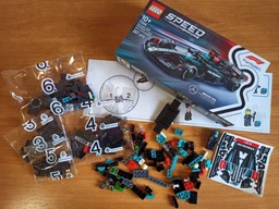 Конструктор LEGO Speed Champions Автомобиль для гонок Mercedes-AMG F1 W15 267 деталей (77244) фото от покупателей 3