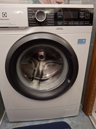 Стиральная машина узкая Electrolux EW6SM226DU