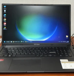 Ноутбук ASUS VivoBook 17X M3704YA-AU128 (90NB1192-M005N0) Indie Black / 17.3" IPS (1920x1080) Full HD / AMD Ryzen 5 7430U / RAM 16 ГБ / SSD 512 ГБ / С подсветкой клавиатуры