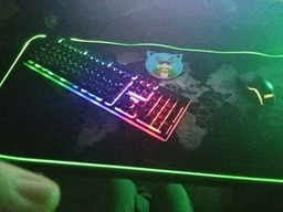 Большой геймерский RGB коврик (игровая поверхность) с подсветкой для мыши 900 x 400 x 3 мм фото от покупателей 10