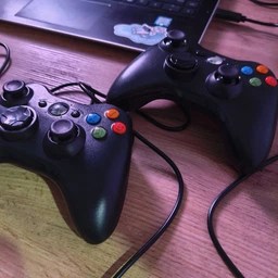 Дротовий геймпад джойстик контролер PC360 для комп'ютера в стилі Xbox 360 у чорному кольорі AdlerGame (8223-80) фото від покупців 4