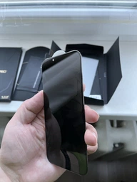 Защитное стекло Privacy iLera DeLuxe Incognito FullCover Glass для Apple iPhone 13 Black фото от покупателей 2