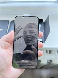 Защитное стекло Privacy iLera DeLuxe Incognito FullCover Glass для Apple iPhone 13 Black фото от покупателей 1