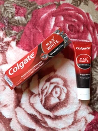 Зубная паста Colgate Max White Charcoal Optic White Отбеливающая с углем 75 мл (8718951250017)