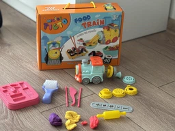 Набір для творчості STRATEG Містер тісто Food Train українською мовою 41027