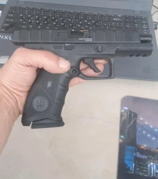 Пневматичний пістолет Umarex Beretta APX фото від покупців 2