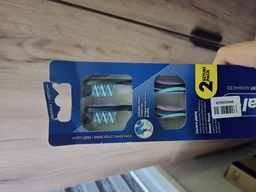 Зубная щетка Oral-B Pro-Expert Все-в-одном Средней жесткости 2 шт (8700216445481) фото от покупателей 3