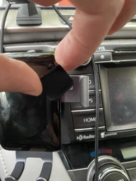 Автодержатель для телефона Ugreen LP274 Gravity Phone Holder for Round Air Vent Black (30401) фото от покупателей 2