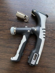 Эспандер кистевой Cornix 10-100 кг с регулируемой нагрузкой и счетчиком XR-0277 Black/Red