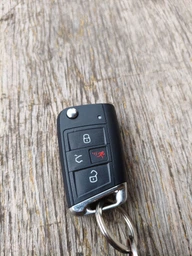 Корпус викидного ключа Volkswagen Jetta Tiguan Touareg Golf Passat AdlerKey (27-64) на 4 кнопки (Америка) (для реставрації відновлення ключа, простий корпус з лезом, болванка, деталь, запчастина для Volkswagen)