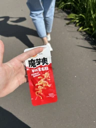 Снек WEILONG Konjac Shuang Hot & Spicy 18 г
