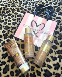 Парфюмированный спрей с шиммером Victoria’s Secret Bare Vanilla Shimmer Mist 250 мл